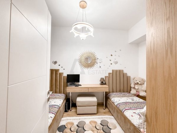 Tirane, shitet apartament 3+1 Kati 3, 123 m² 265.000 €