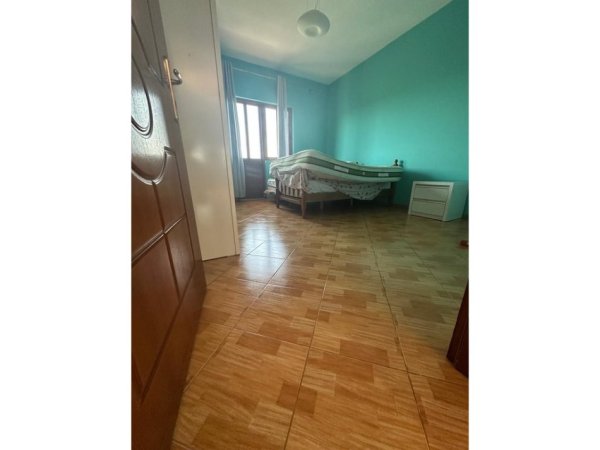 Tirane, jepet me qera Vile 2+1+Ballkon Kati 3, 110 m² 500 €