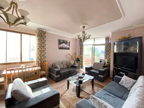 Durres, jepet me qera ditore&mujore  Apartament 1+1+Aneks+Ballkon Kati 3, 65 m² 50 €