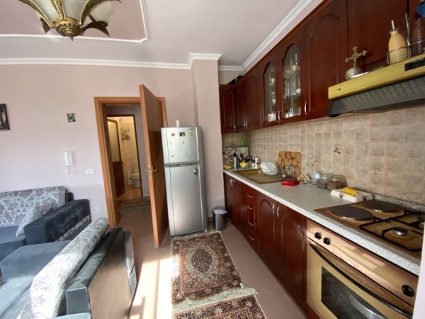 Durres, jepet me qera ditore&mujore  Apartament 1+1+Aneks+Ballkon Kati 3, 65 m² 50 €