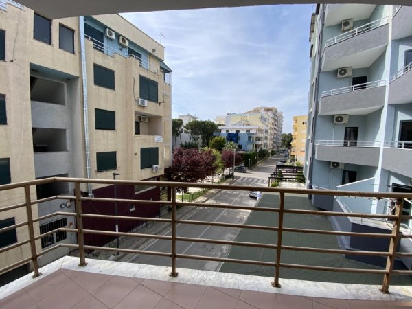 Durres, jepet me qera ditore&mujore  Apartament 1+1+Aneks+Ballkon Kati 3, 65 m² 50 €
