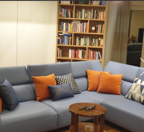 Tirane, jepet me qera apartament 2+1 ,ne rrugen e Barrikadave  132 m²