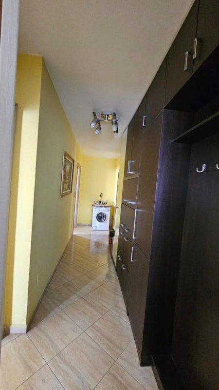 Tirane, jepet me qera apartament 2+1 Kati 5, 110 m² 450 € (Tek Stacioni i Trenit, ne rrugen Jordan Misja, prane AlbMarket)