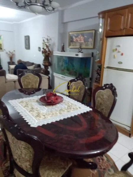 Tirane, jepet me qera apartament 2+1 Kati 2, 101 m² 550 € (LAPRAKE)