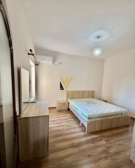 Tirane, jepet me qera apartament 1+1+Ballkon Kati 5, 73 m² 700 € (RRUGA E KAVAJES)