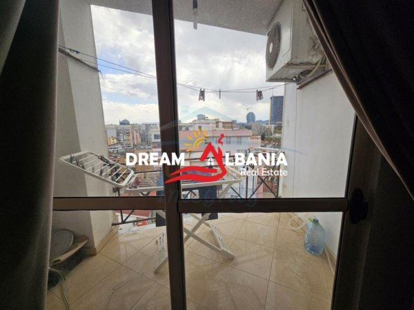 Tirane, jepet me qera apartament 2+1 , 110 m² 650 € (Rruga e Barrikadave)