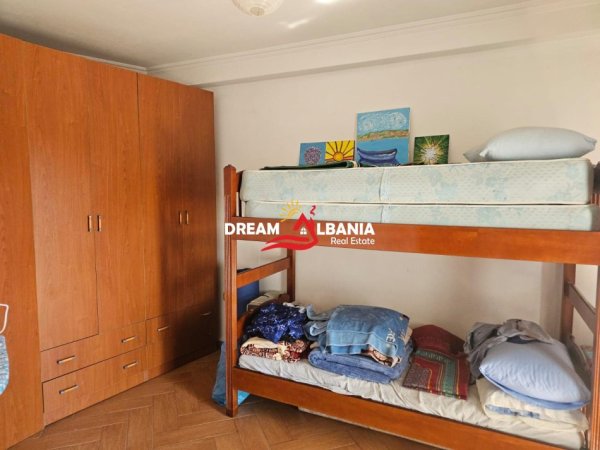 Tirane, jepet me qera apartament 2+1 , 110 m² 650 € (Rruga e Barrikadave)