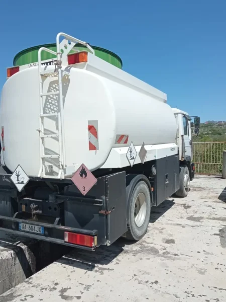 Tirane, Shes Autobot MAN Nafte, e bardhë, manuale. 20.000 € ME TVSH