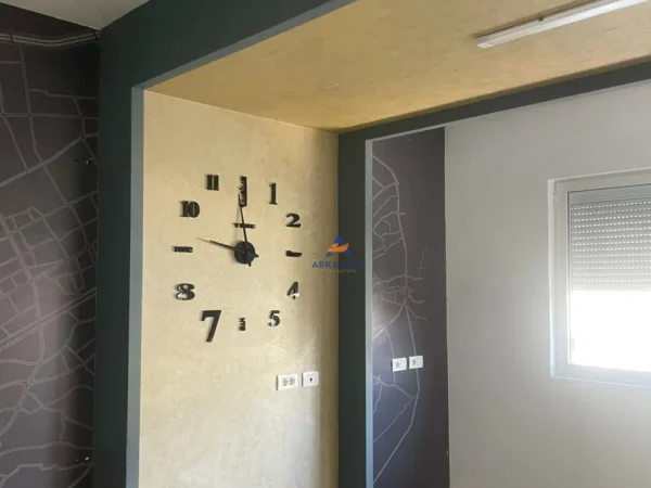 Tirane, jepet me qera zyre , 108 m² 150.000 € (NDODHET PRANE KRYQEZIMIT TE SHESHI WILSON)