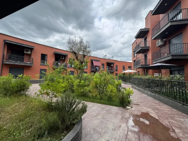 Tirane, shes apartament 2+1+Ballkon Kati 2, 82 m² 235.000 € (Rose Garden)