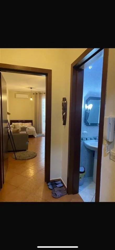 Tirane, jepet me qera garsonier Kati 4, 35 m² 550 € (STADIUMI AIR ALBANIA)