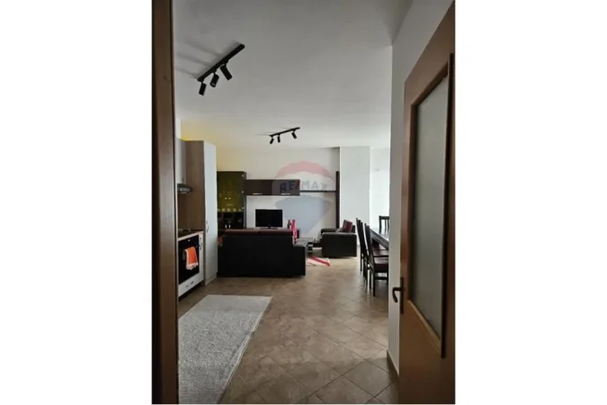 Shqiperi, jepet me qera apartament 2+1+Ballkon , 110 m² 600 € (Teodor Keko)