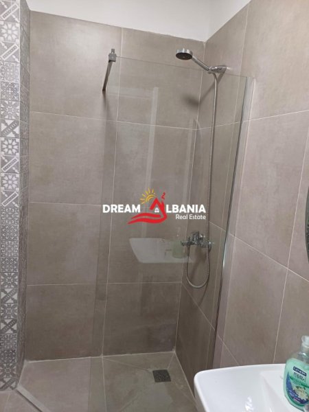 Tirane, jepet me qera apartament 1+1 , 57 m² 650 € (Karl Gega)