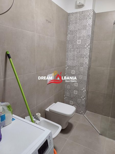Tirane, jepet me qera apartament 1+1 , 57 m² 650 € (Karl Gega)