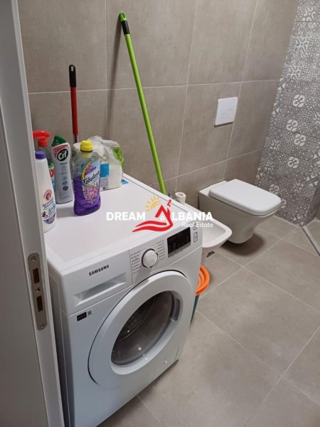 Tirane, jepet me qera apartament 1+1 , 57 m² 650 € (Karl Gega)