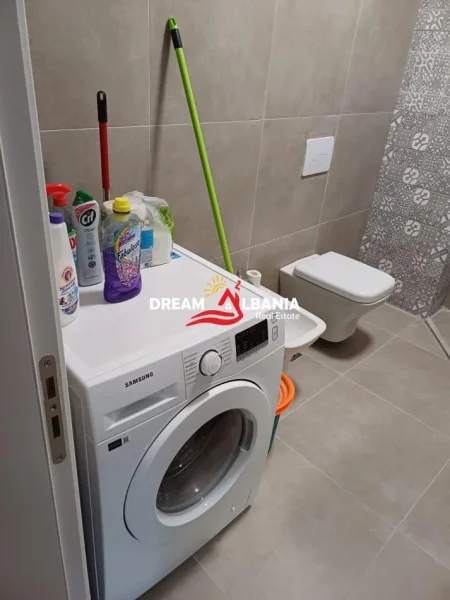 Tirane, jepet me qera apartament 1+1 , 57 m² 650 € (Karl Gega)