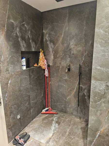 Tirane, jepet me qera apartament 2+1+Ballkon Kati 5, 100 m² 700 € (ASTIR)