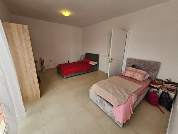 Tirane, jepet me qera apartament 2+1 Kati 6, 165 m² 500 € (prane OTP Bank)