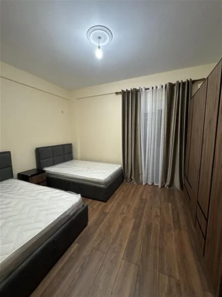 Tirane, jepet me qera apartament 2+1 Kati 4, 140 m² 600 € (KODRA E PRIFTIT)
