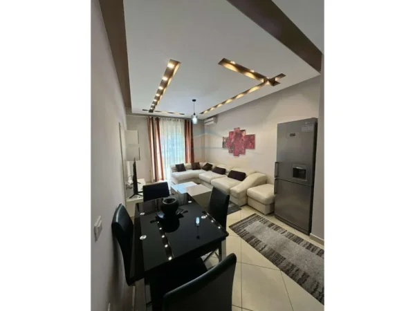 Tirane, jepet me qera apartament 2+1 Kati 2, 71 m² 600 € 