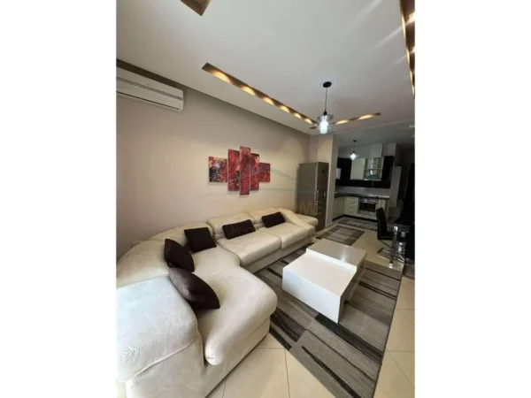 Tirane, jepet me qera apartament 2+1 Kati 2, 71 m² 600 € 