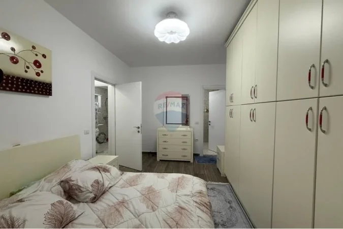 Tirane, jepet me qera apartament 2+1+Ballkon , 90 m² 650 € (Teodor Keko)