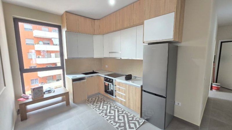 Tirane, jepet me qera apartament 3+1 Kati 6, 136 m² 1.500 € (Rruga e Kavajes)