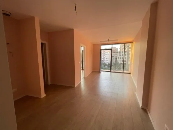 Tirane, jepet me qera zyre Kati 3, 64 m² 850 € (LAKE VIEW)