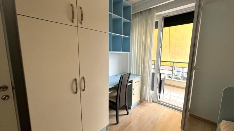 Jepet me Qira Ap 2+1 LUKS  ne 5 Maji  , pas Concordit, 650 €URO