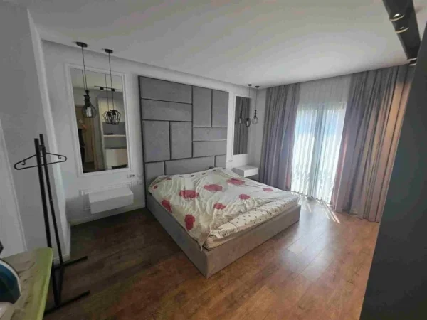 Tirane, jepet me qera apartament 2+1+Ballkon Kati 4, 115 m² 750 € (ASTIR)
