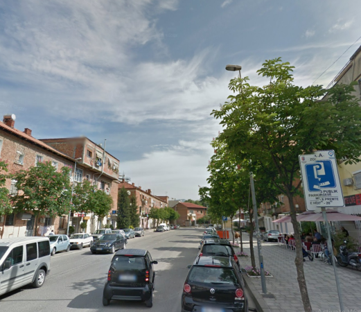 Tirane, jepet me qera zyre Kati 4, 300 m² 1.500 € (Stadiumi Dinamo)