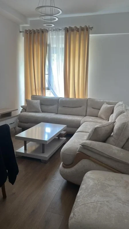 Tirane, jepet me qera 1+1 Kati 2, 450 € 