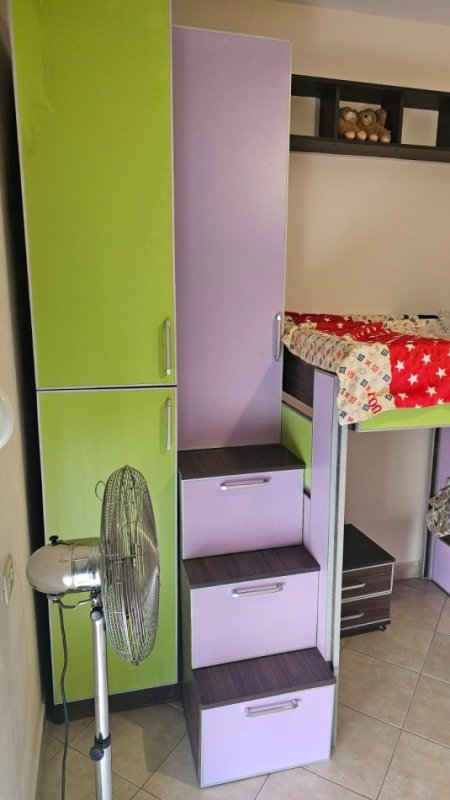 JEPET ME QERA 2+1 TEK ZOGU I ZI , SHUME AFER QENDRES ,650 Euro me kontrate noteriale , te huaj vetem.