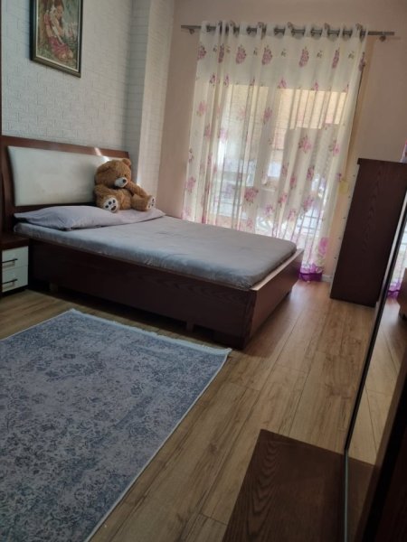 Tirane, jap me qera apartament 2+1+Ballkon Kati 6, 110 m² 500 € 