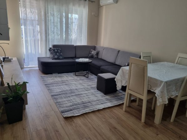 Tirane, jap me qera apartament 2+1+Ballkon Kati 6, 110 m² 500 € 