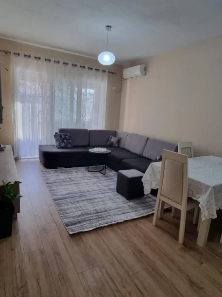 Tirane, jap me qera apartament 2+1+Ballkon Kati 6, 110 m² 500 lek