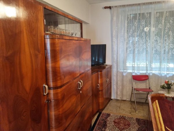 Tirane, jepet me qera apartament 2+1+Ballkon Kati 3, 68 m² 450 € (RRUGA E DURRESIT)