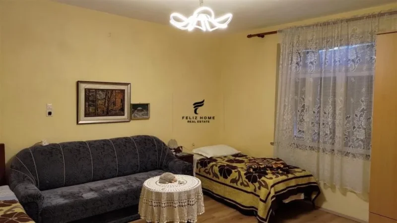 Tirane, jepet me qera Vile 2+1 Kati 1, 80 m² 600 € (QENDER)