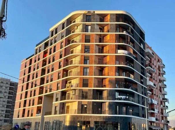 Tirane, jepet me qera apartament 1+1+Ballkon Kati 7, 65 m² 450 € 