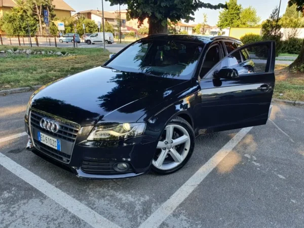 Tirane, shitet makine me portobagazh Audi A4 2011 Nafte, e zeze automatik Kondicioner 240.000 km 7.800 €