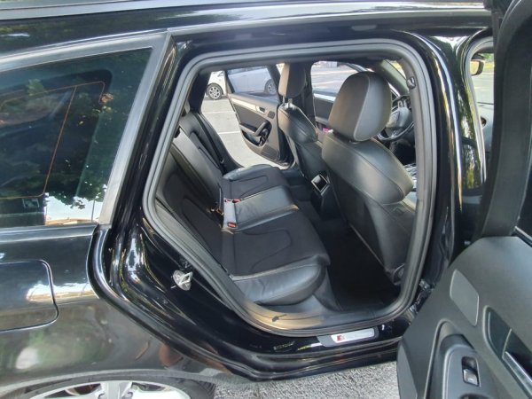Tirane, shitet makine me portobagazh Audi A4 2011 Nafte, e zeze automatik Kondicioner 240.000 km 7.800 €