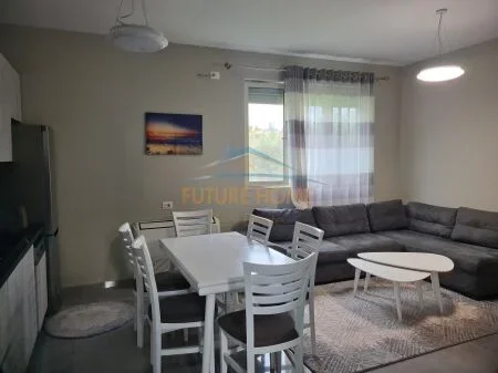 Tirane, jepet me qera apartament 1 Katshe Kati 0, 100 m² 500 €