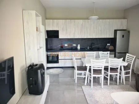Tirane, jepet me qera apartament 1 Katshe Kati 0, 100 m² 500 €