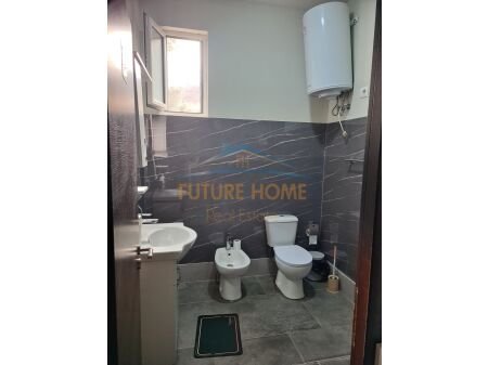 Tirane, jepet me qera apartament 1 Katshe Kati 0, 100 m² 700 € 
