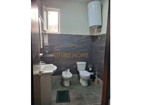 Tirane, jepet me qera apartament 1 Katshe Kati 0, 100 m² 500 €