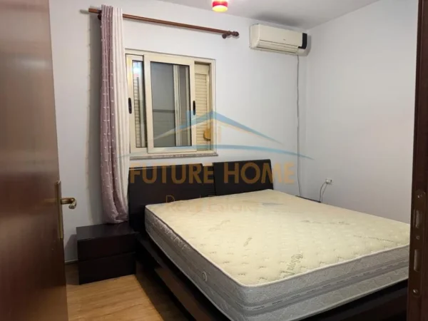 Tirane, jepet me qera apartament 2+1+Ballkon Kati 6, 811 m² 600 € (Fusha e Aviacionit)