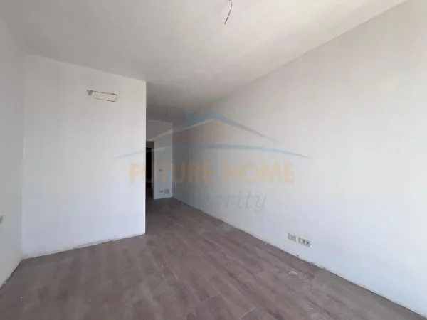 Tirane, shes apartament 3+1 Kati 10, 152 m² 334.400 € (mine peza)