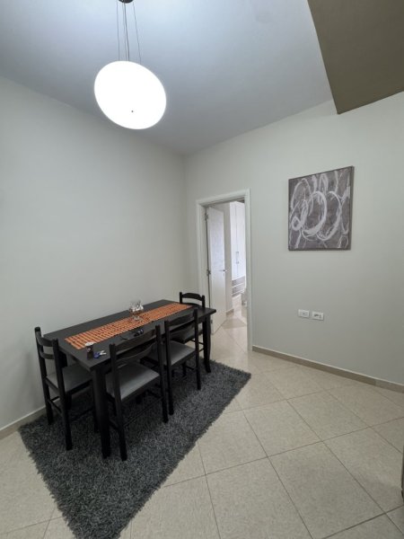 Tirane, jepet me qera apartament 1+1 Kati 3, 74 m² 400 € (Rruga “Muhamed Deliu” pallatet 3D)