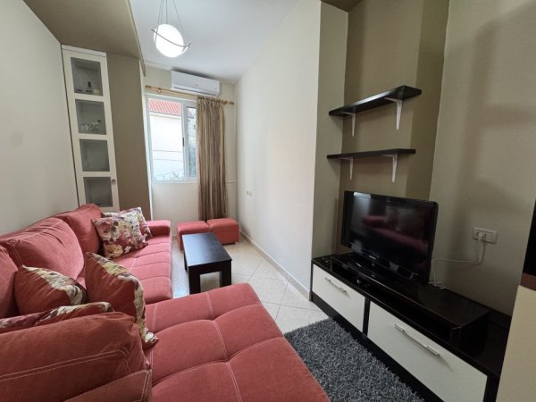 Tirane, jepet me qera apartament 1+1 Kati 3, 74 m² 400 € (Rruga Muhamed Deliu)