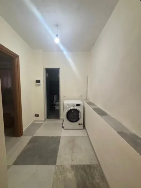 Tirane, jepet me qera apartament 1+1 Kati 1, 72 m² 380 € (selite)